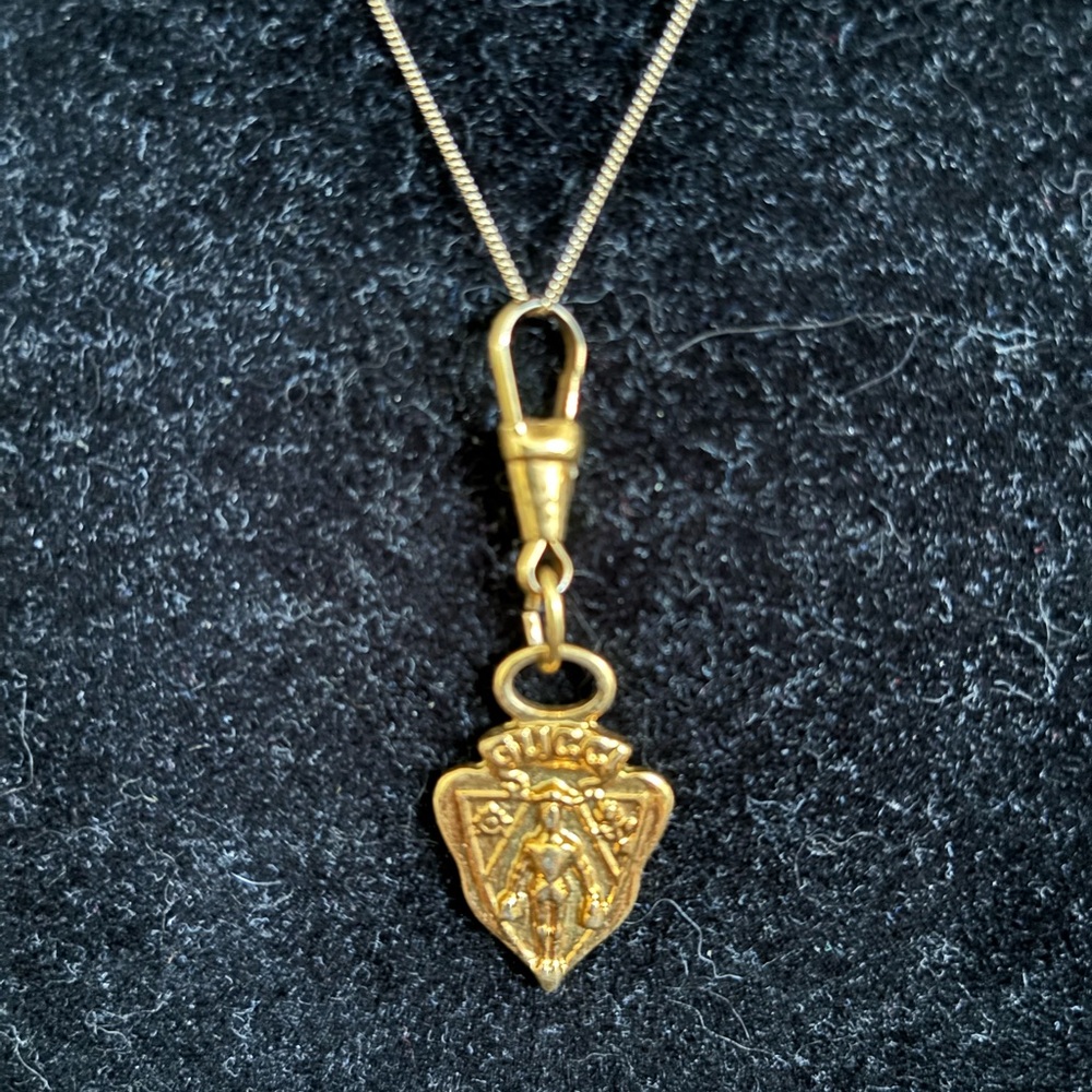 Gucci Gold Tone Zipper Pull replacement chain included - Picture 3 of 4